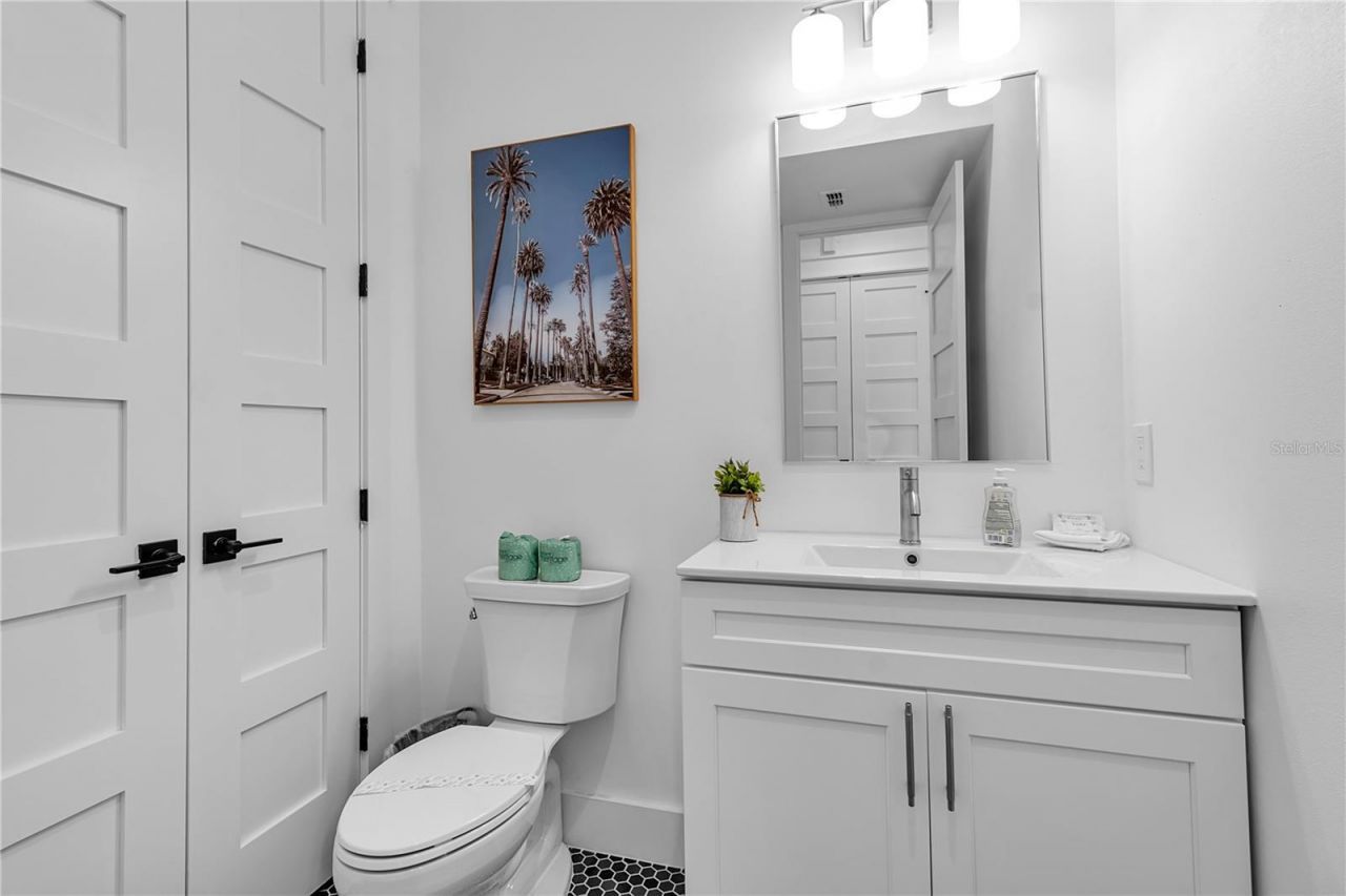 2215 Avenue C, Bradenton Beach, FL 34217 Photo