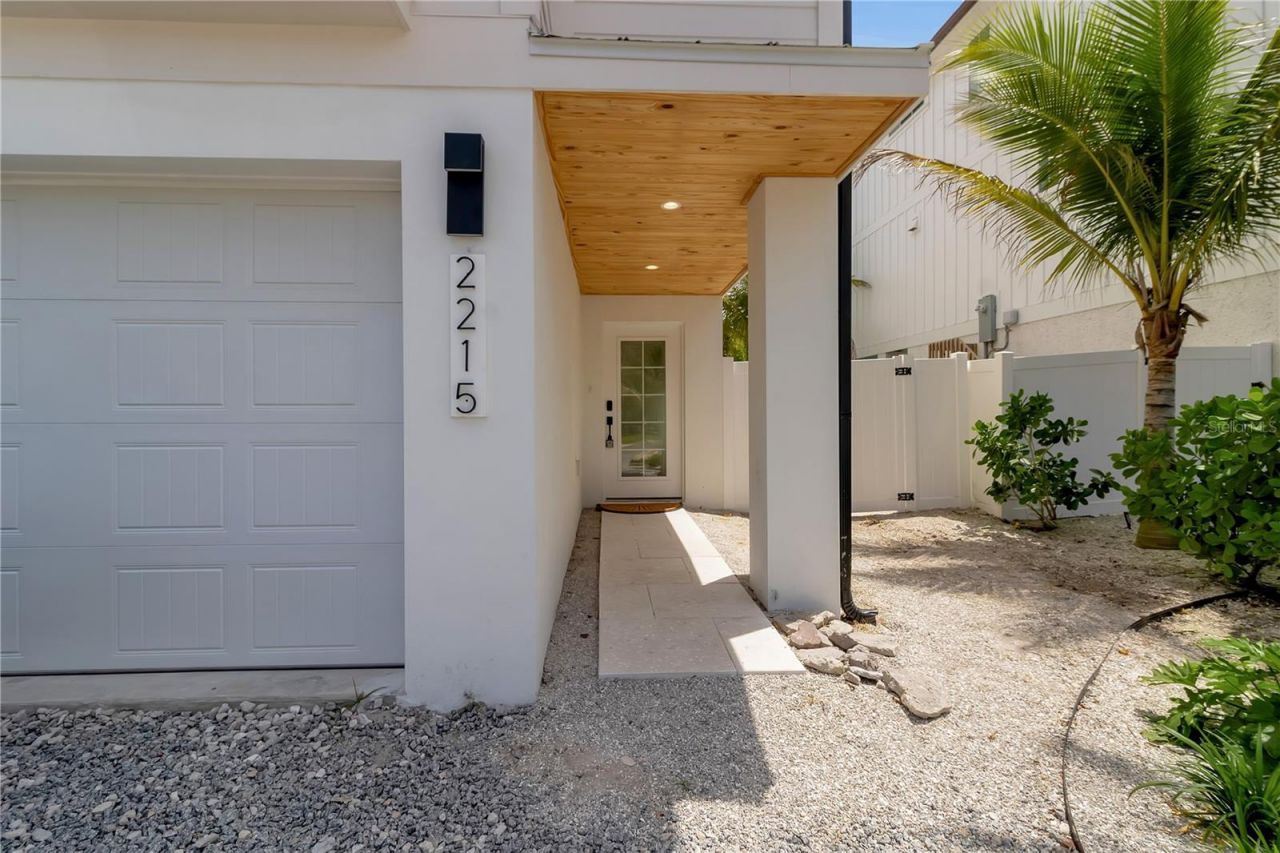 2215 Avenue C, Bradenton Beach, FL 34217 Photo