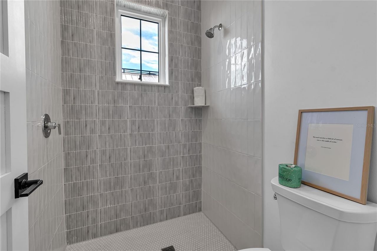 2215 Avenue C, Bradenton Beach, FL 34217 Photo