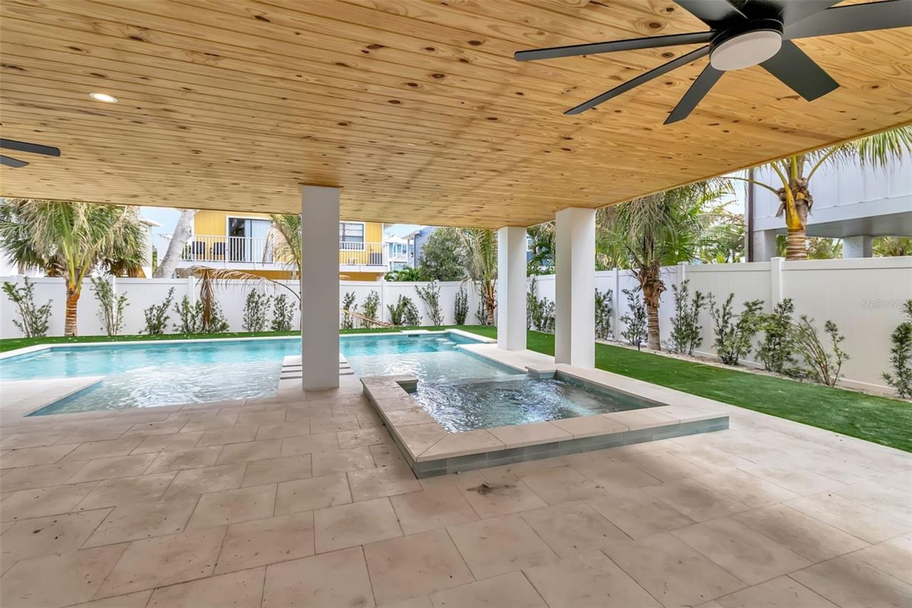 2215 Avenue C, Bradenton Beach, FL 34217 Photo