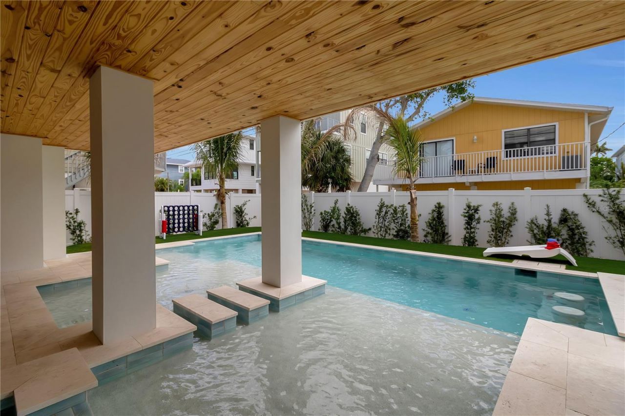 2215 Avenue C, Bradenton Beach, FL 34217 Photo