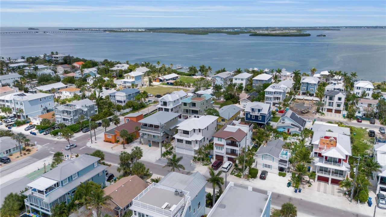 2215 Avenue C, Bradenton Beach, FL 34217 Photo