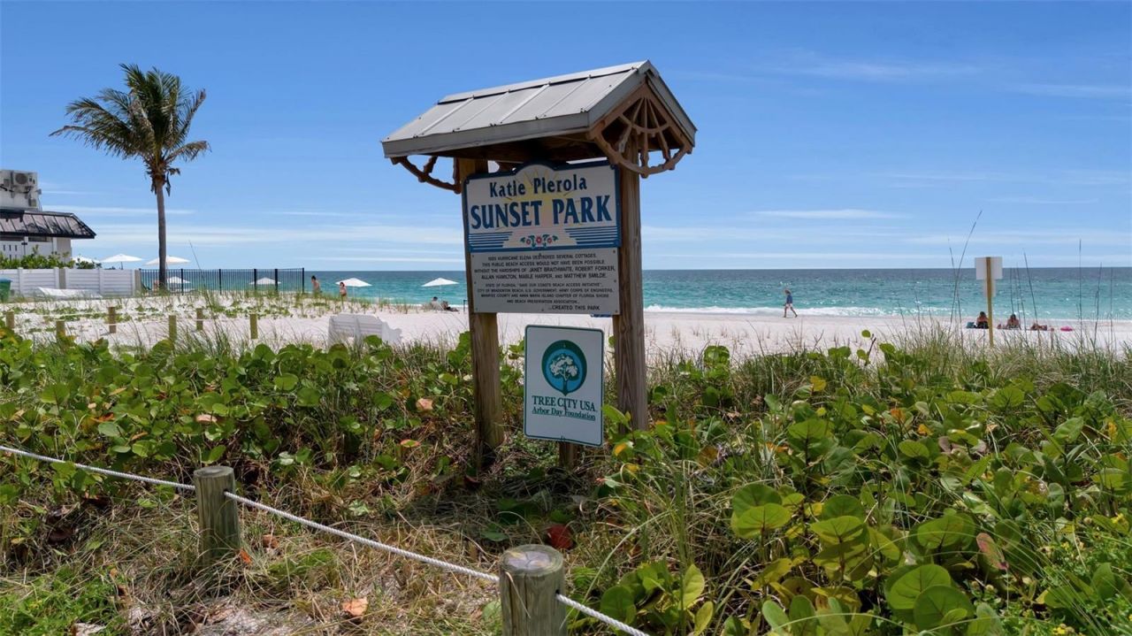 2215 Avenue C, Bradenton Beach, FL 34217 Photo