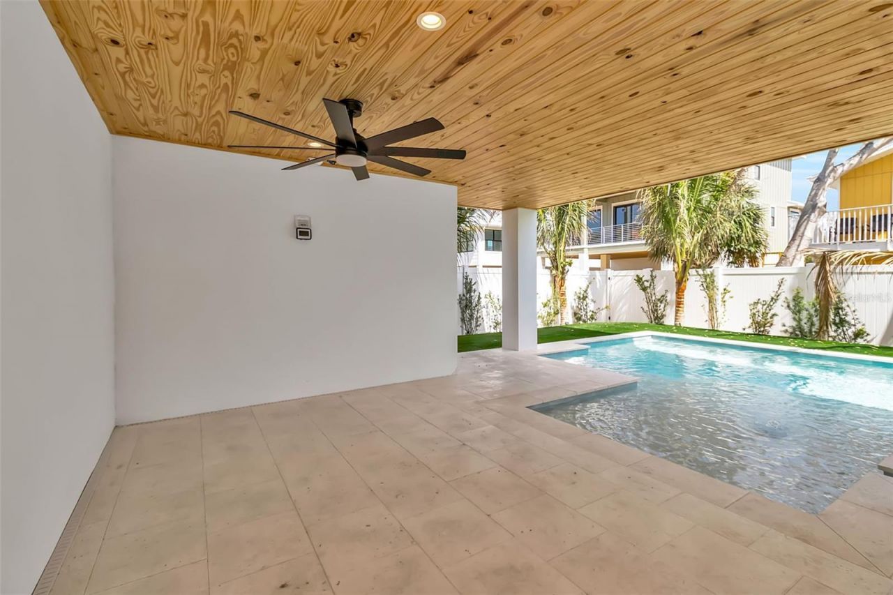 2215 Avenue C, Bradenton Beach, FL 34217 Photo