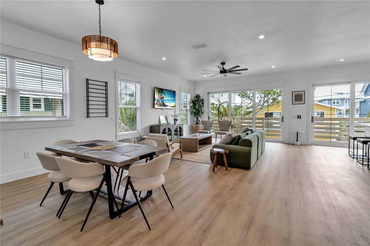 2215 Avenue C, Bradenton Beach, FL 34217 Photo