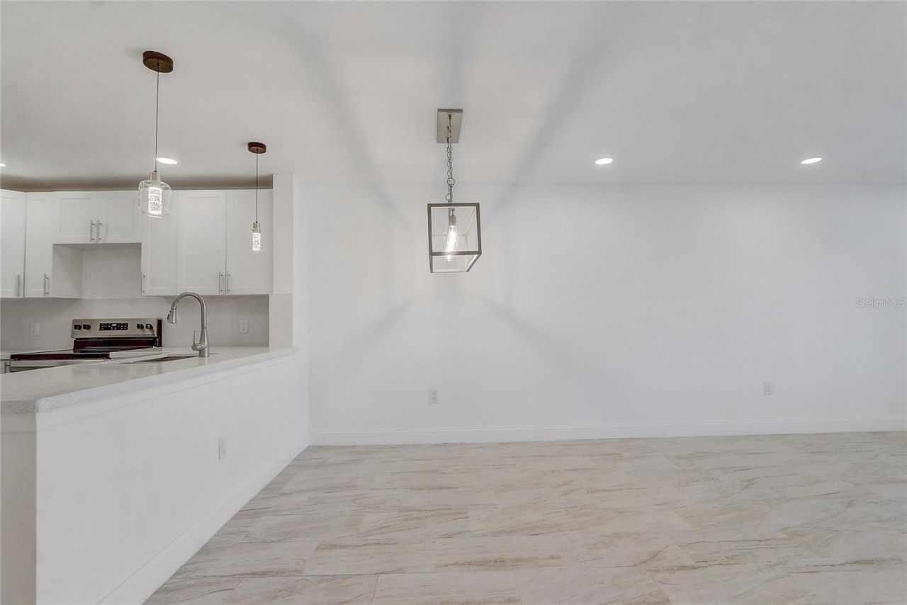 13941 Fairway Island Drive, Unit 723, Orlando, FL 32837 Photo