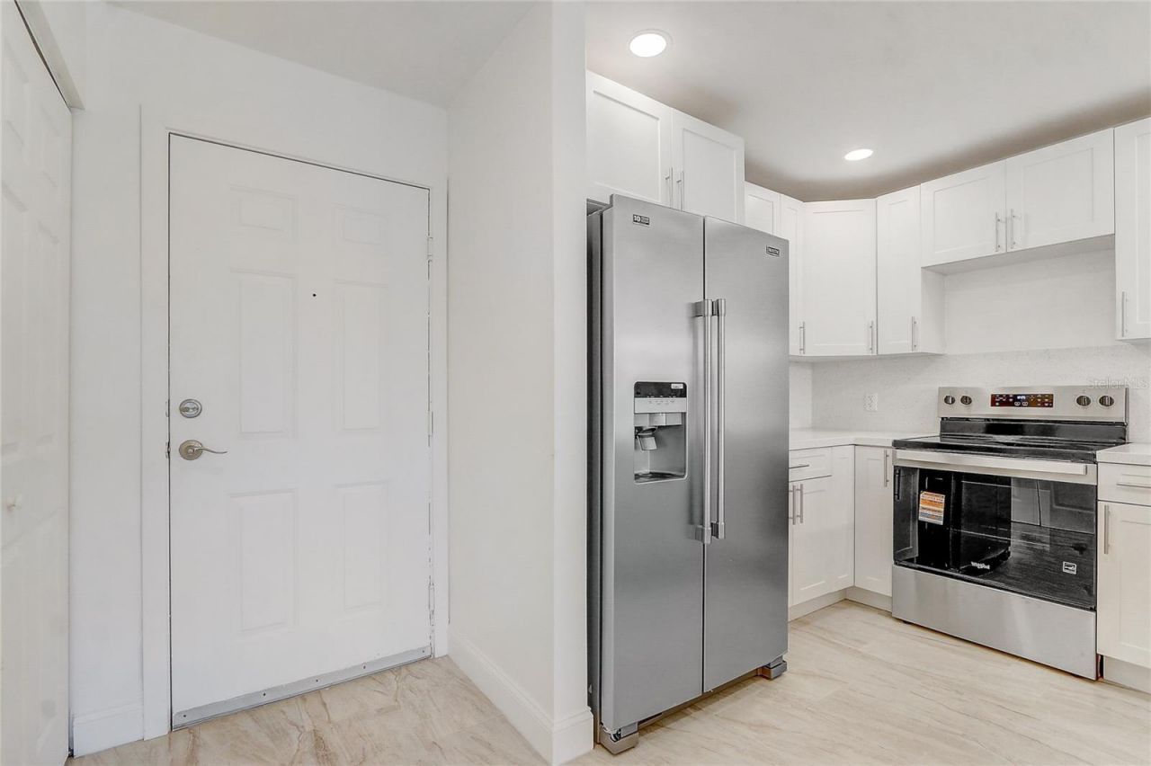 13941 Fairway Island Drive, Unit 723, Orlando, FL 32837 Photo