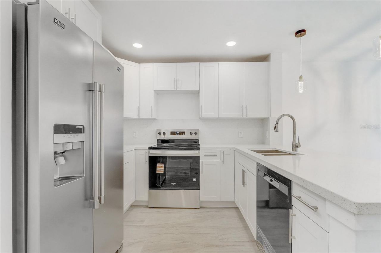 13941 Fairway Island Drive, Unit 723, Orlando, FL 32837 Photo
