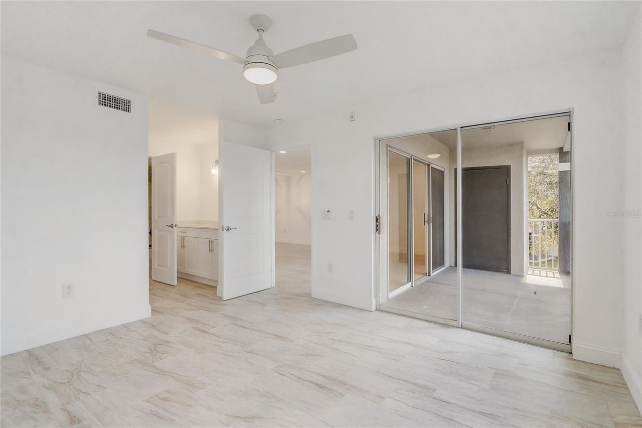 13941 Fairway Island Drive, Unit 723, Orlando, FL 32837 Photo