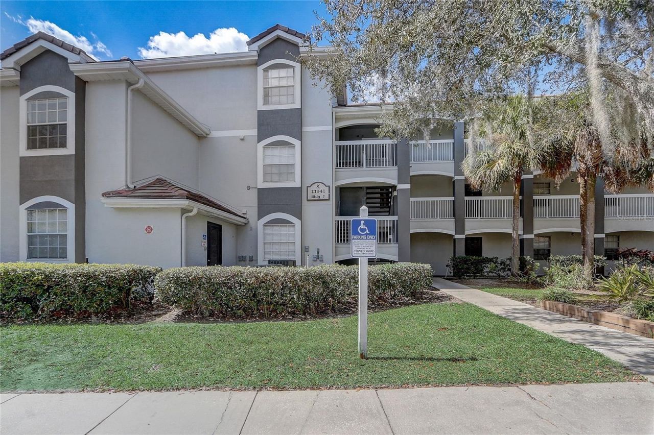 13941 Fairway Island Drive, Unit 723, Orlando, FL 32837 Photo