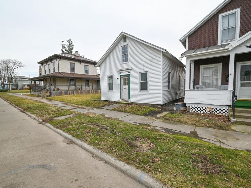 317 E Rensselaer Street, Bucyrus, OH 44820 Photo 2