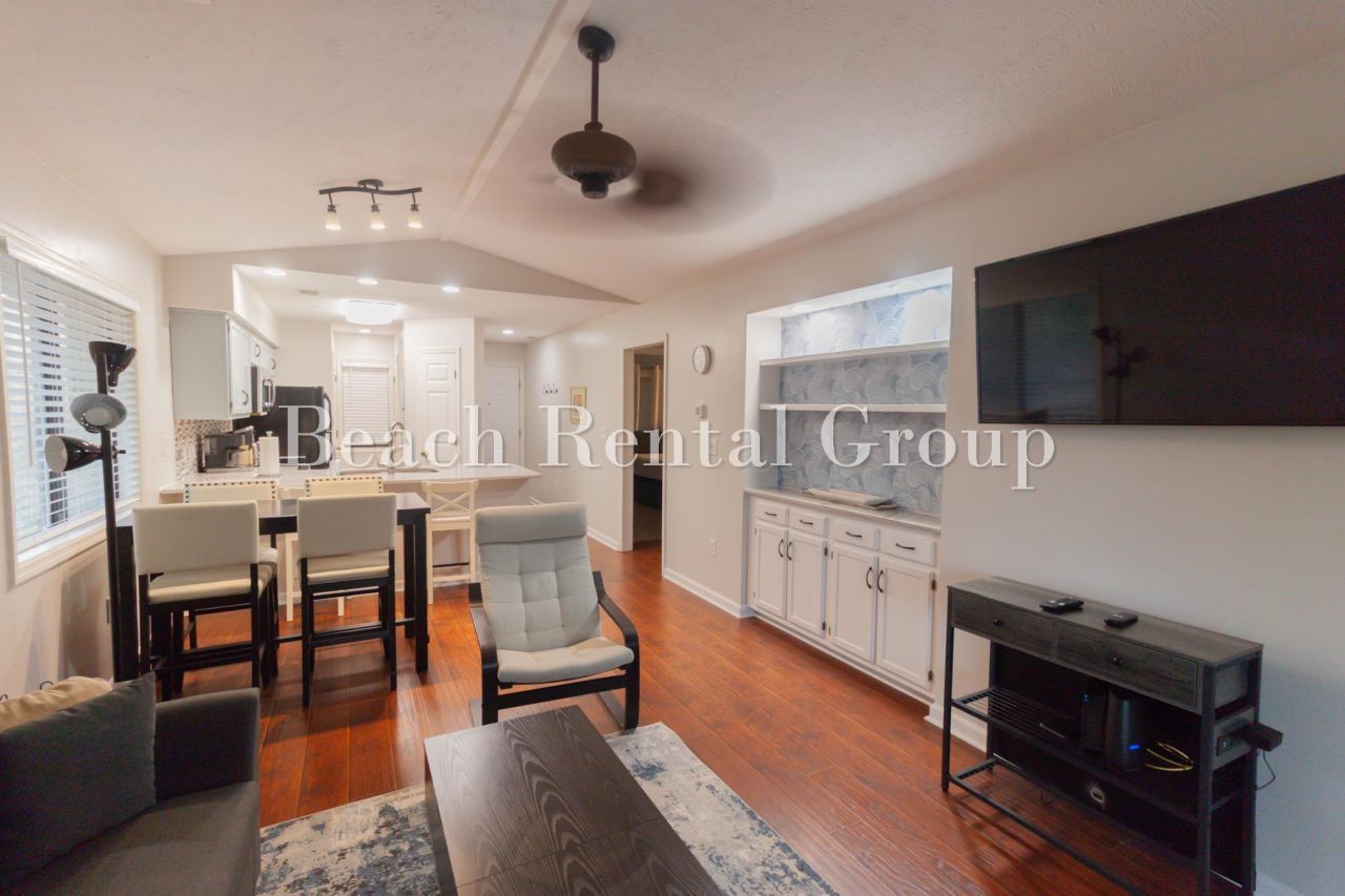 4109 Pinehurst Circle  Photo 8