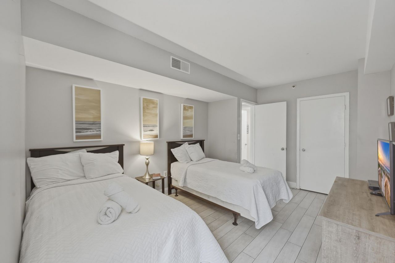 1605 S Ocean Blvd.  Photo 23