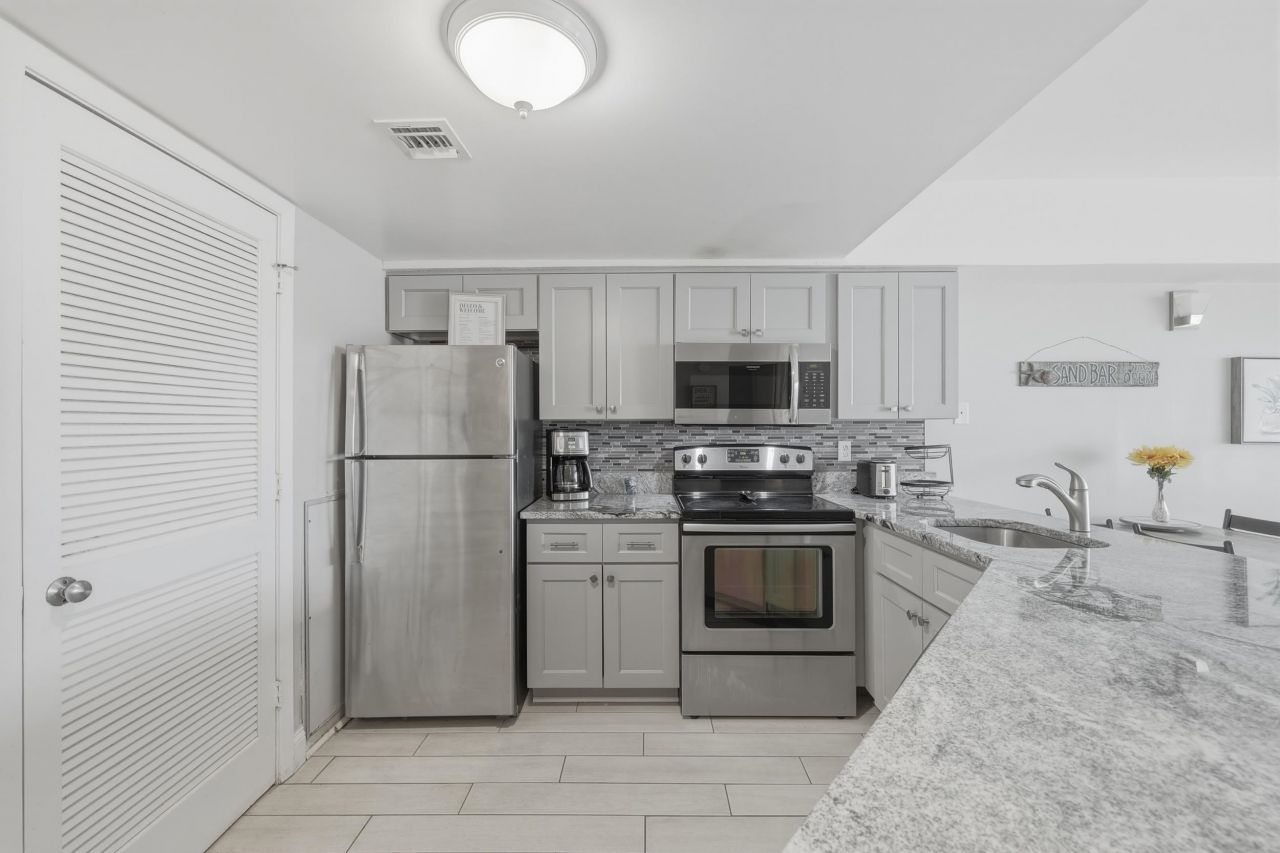 1605 S Ocean Blvd.  Photo 5