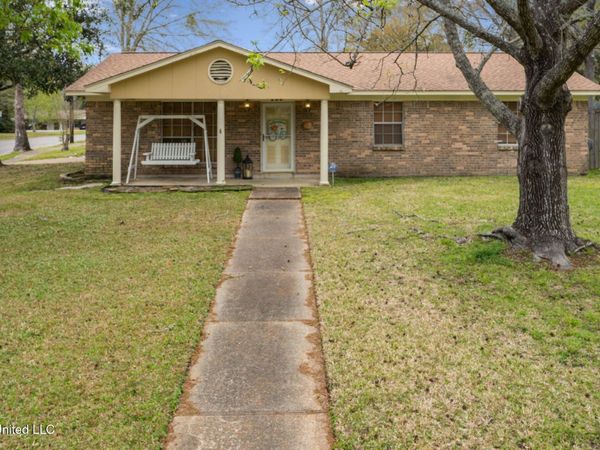 268 Mccool Street, Ocean Springs, MS 39564