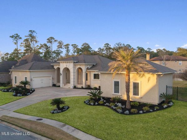 5616 Via Toscana , Ocean Springs, MS 39564