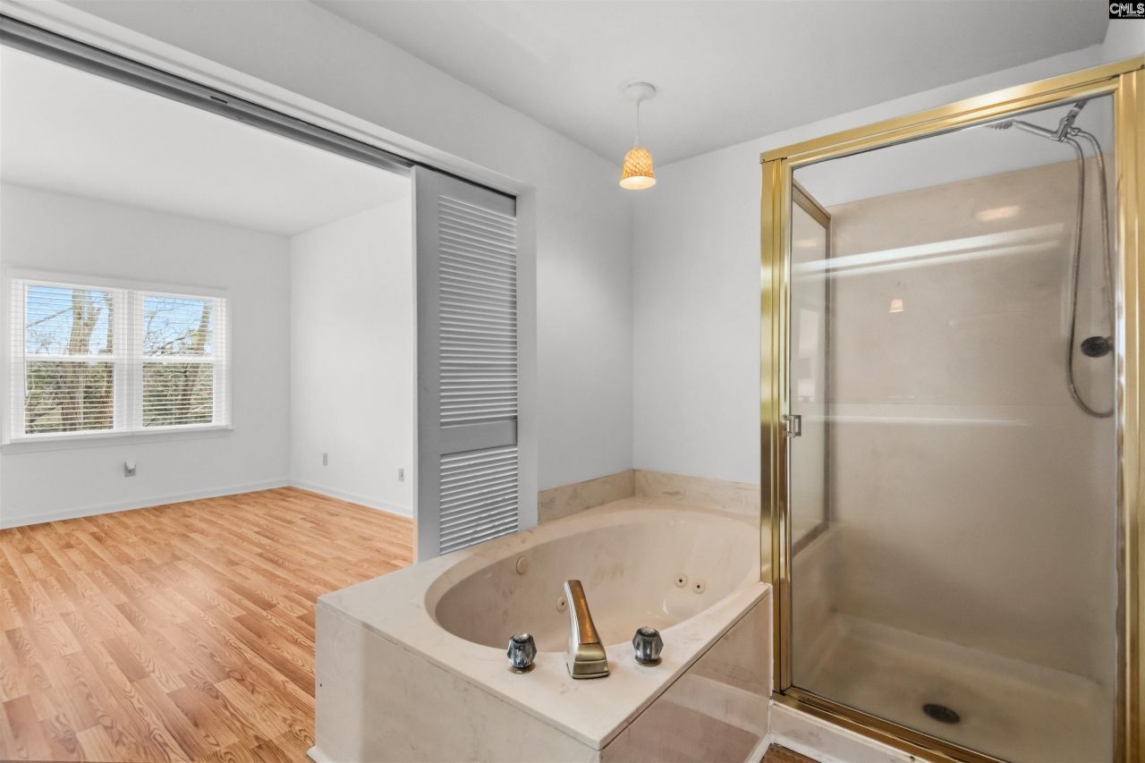 1850 Atlantic Drive  Photo 24