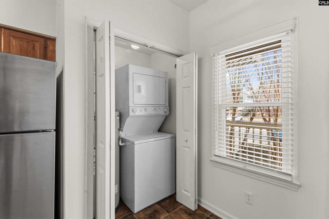 1850 Atlantic Drive  Photo 28