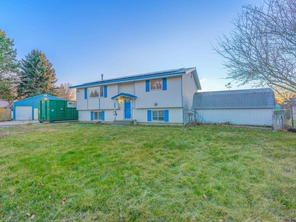 4907 N Chase Rd, Newman Lake, WA 99025