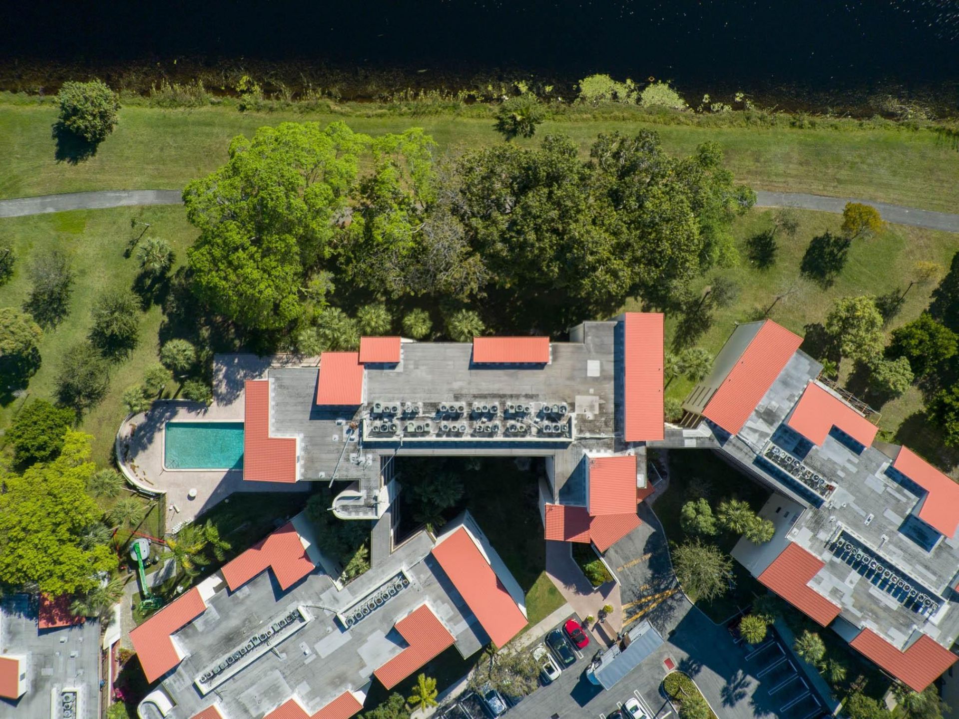 2322 S Cypress Bend Drive, Unit 411, Pompano Beach, FL 33069 Photo