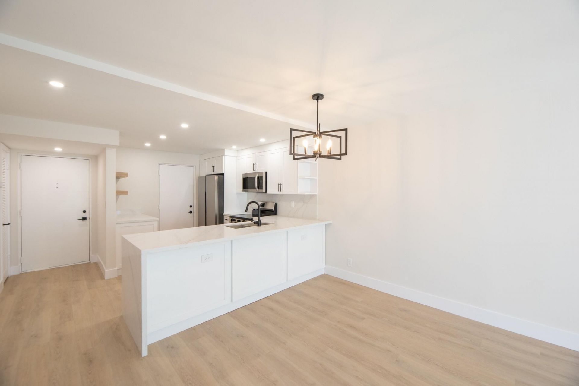 2322 S Cypress Bend Drive, Unit 411, Pompano Beach, FL 33069 Photo