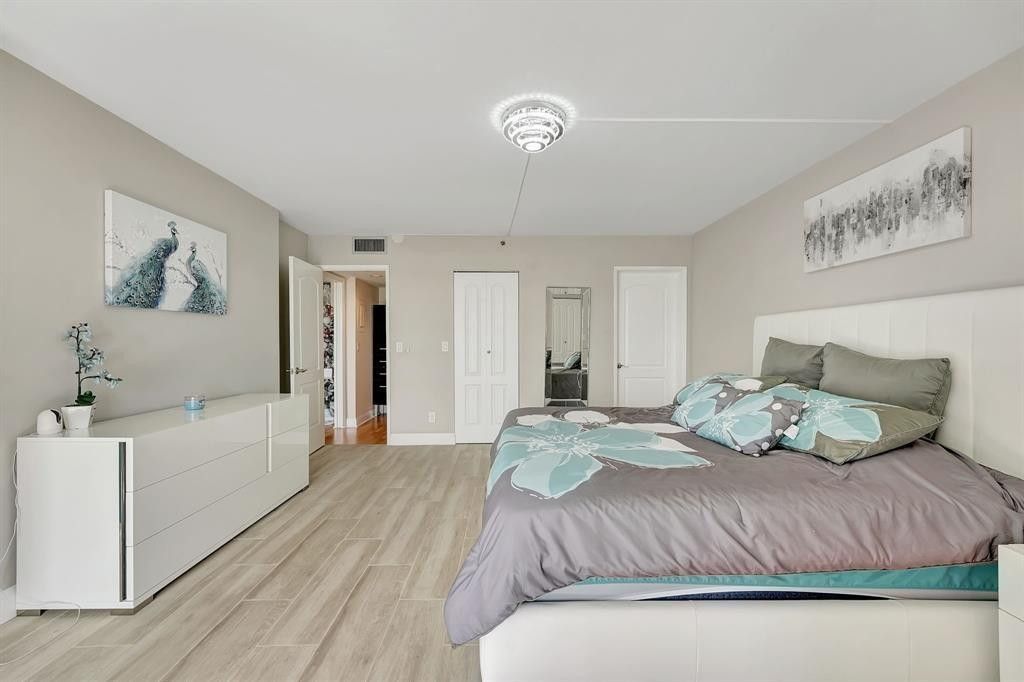 2200 S Cypress Bend Drive, Unit 905, Pompano Beach, FL 33069 Photo