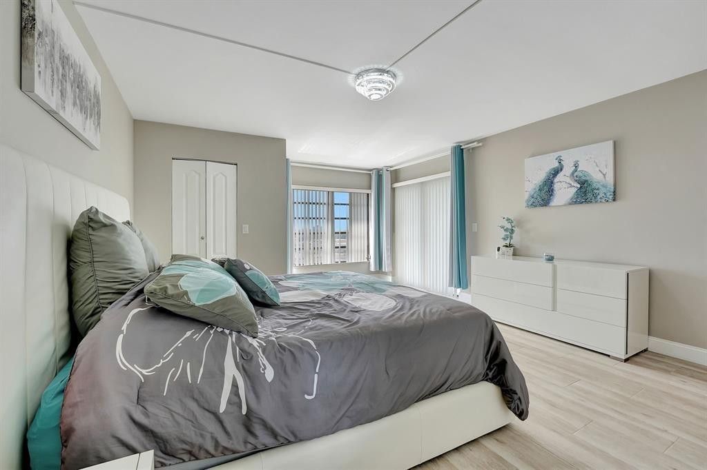 2200 S Cypress Bend Drive, Unit 905, Pompano Beach, FL 33069 Photo