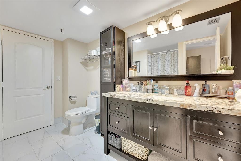 2200 S Cypress Bend Drive, Unit 905, Pompano Beach, FL 33069 Photo