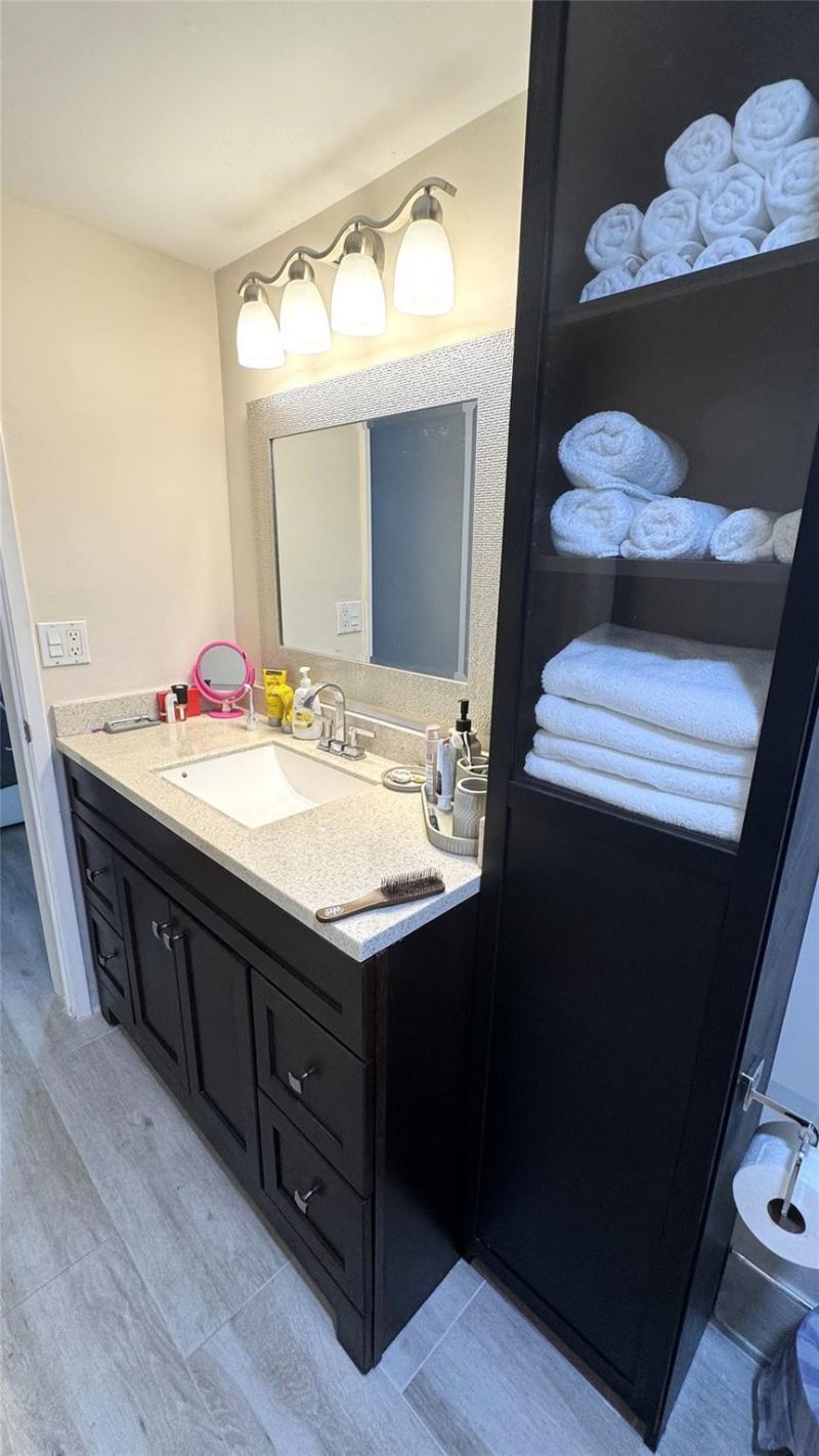 2200 S Cypress Bend Drive, Unit 905, Pompano Beach, FL 33069 Photo