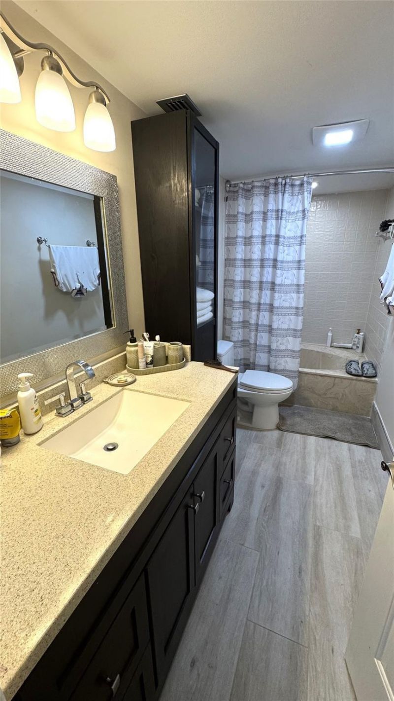 2200 S Cypress Bend Drive, Unit 905, Pompano Beach, FL 33069 Photo