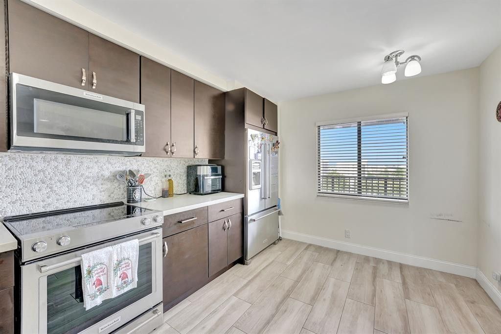 2200 S Cypress Bend Drive, Unit 905, Pompano Beach, FL 33069 Photo