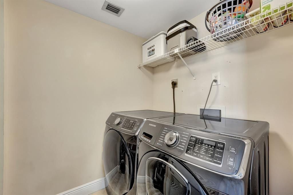 2200 S Cypress Bend Drive, Unit 905, Pompano Beach, FL 33069 Photo