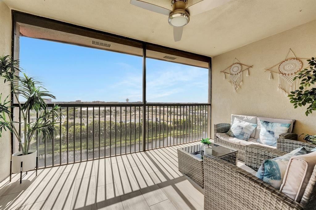 2200 S Cypress Bend Drive, Unit 905, Pompano Beach, FL 33069 Photo