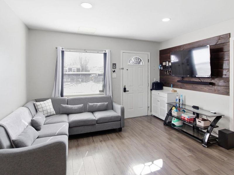 272 Southard Drive , Columbus, OH 43207 Photo 3