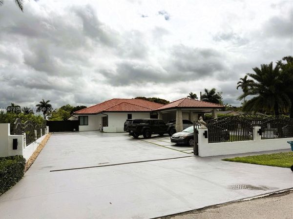 3265 SW 129th Ave , Miami, FL 33175