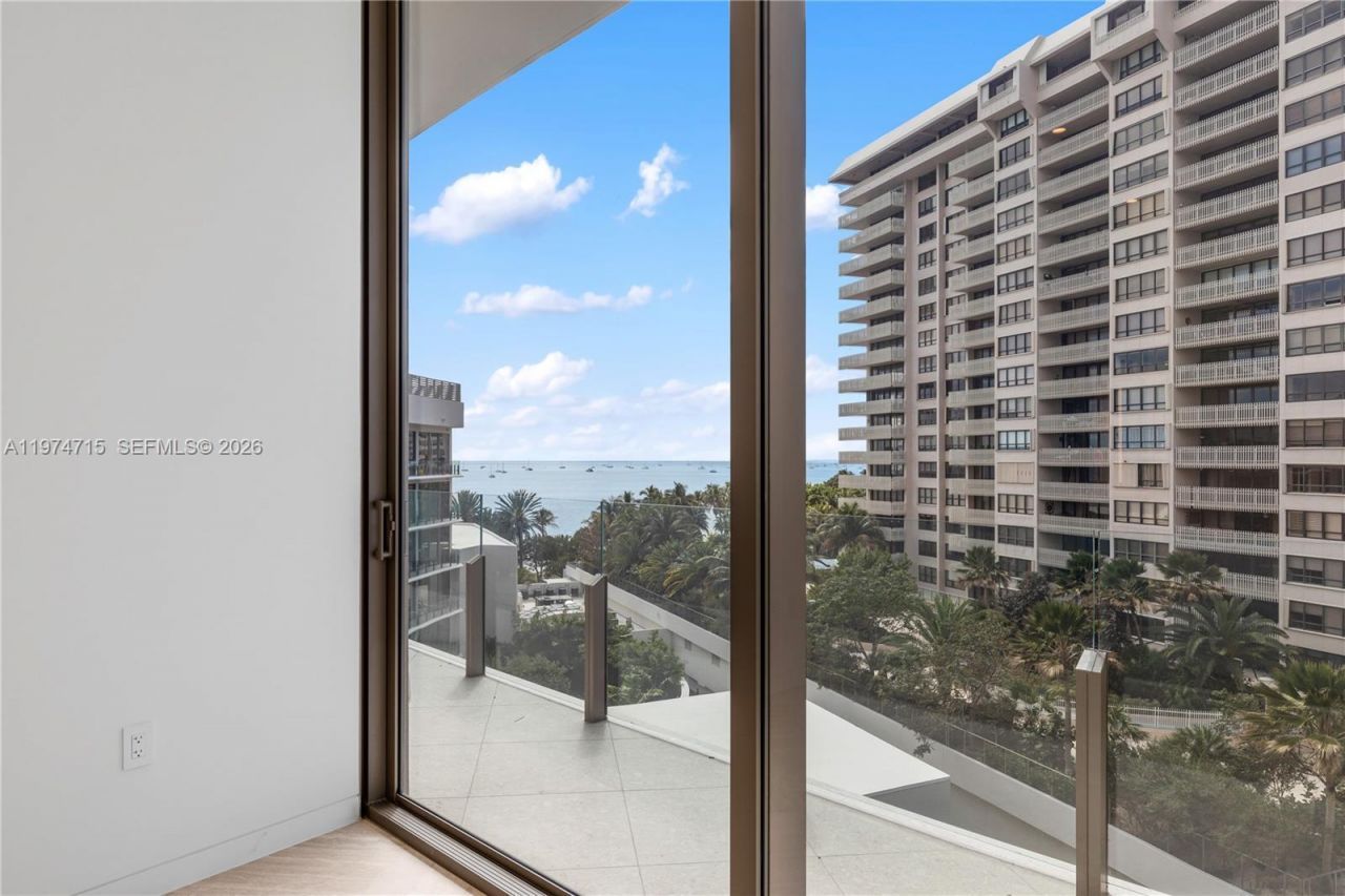 5 Grove Isle Dr, Unit PHL1, Miami, FL 33133 Photo