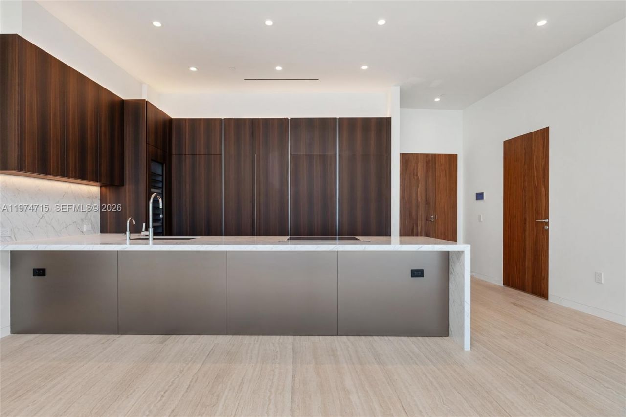 5 Grove Isle Dr, Unit PHL1, Miami, FL 33133 Photo