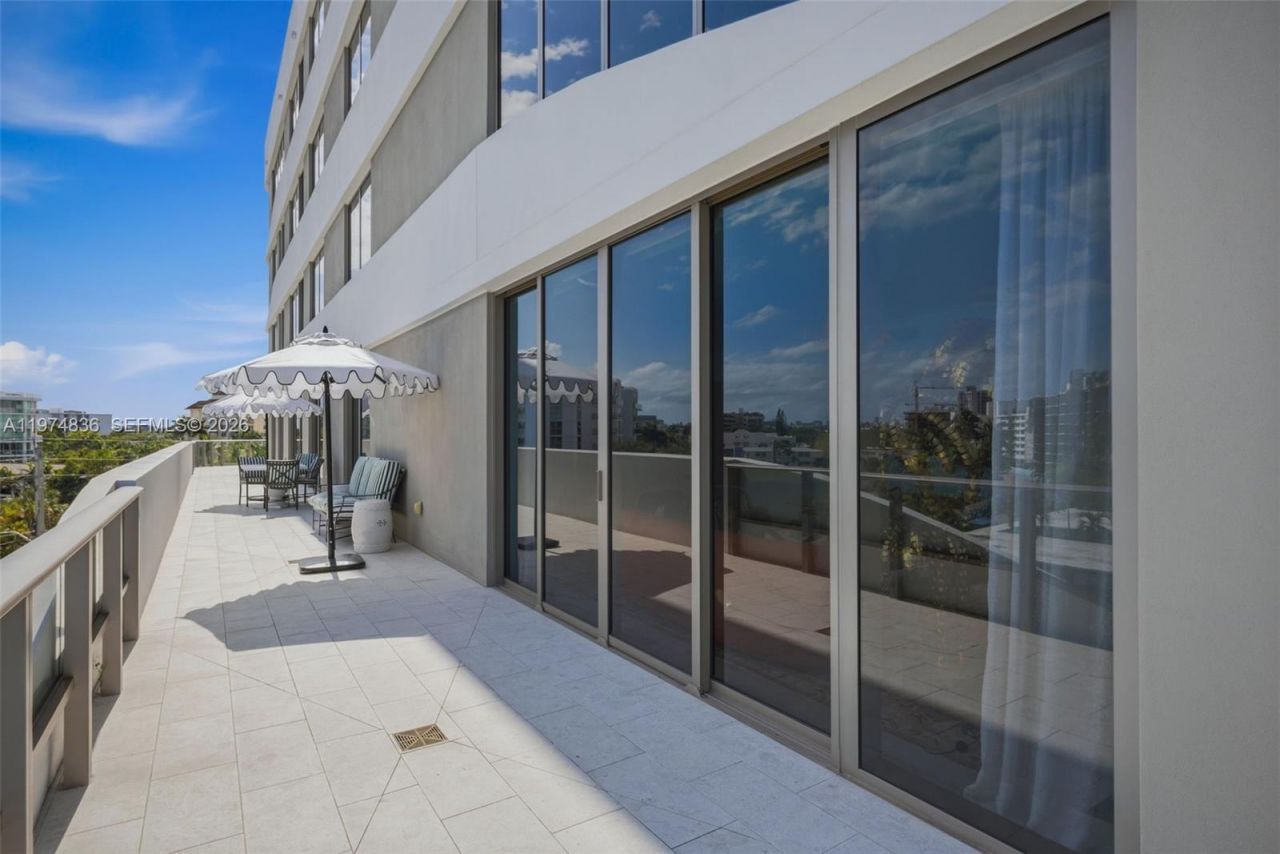 1135 103rd St , Unit 506, Bay Harbor Islands, FL 33154 Photo