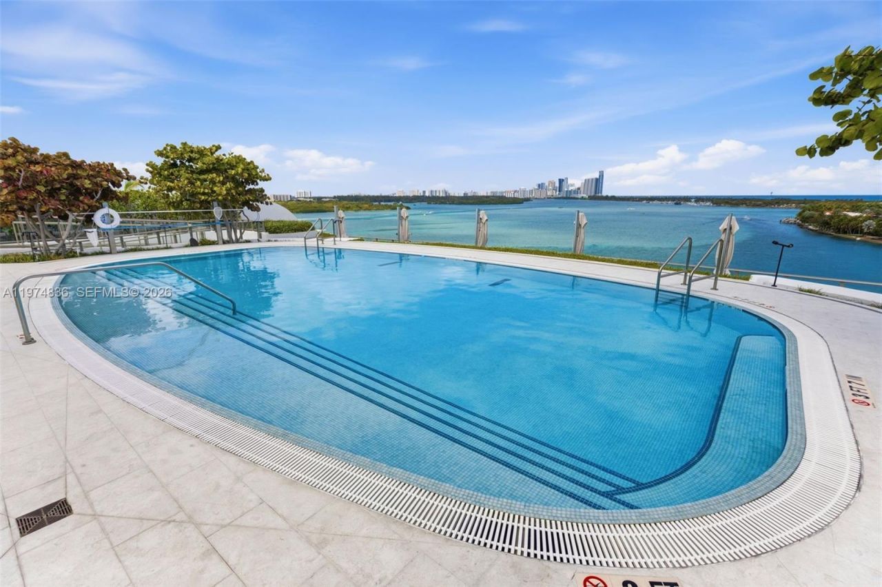 1135 103rd St, Unit 506, Bay Harbor Islands, FL 33154 Photo