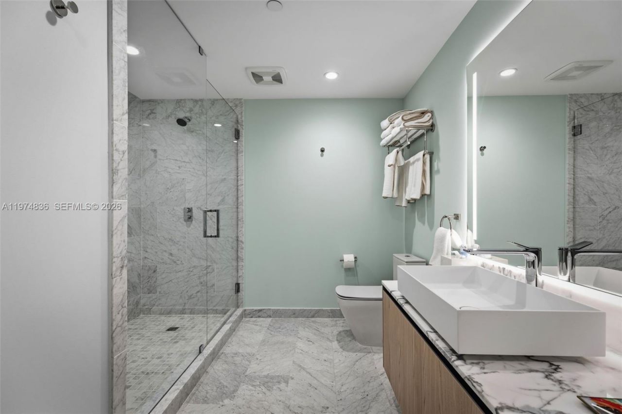 1135 103rd St, Unit 506, Bay Harbor Islands, FL 33154 Photo