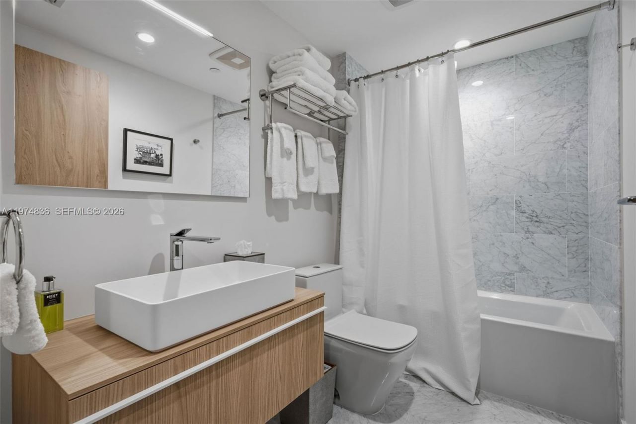 1135 103rd St, Unit 506, Bay Harbor Islands, FL 33154 Photo