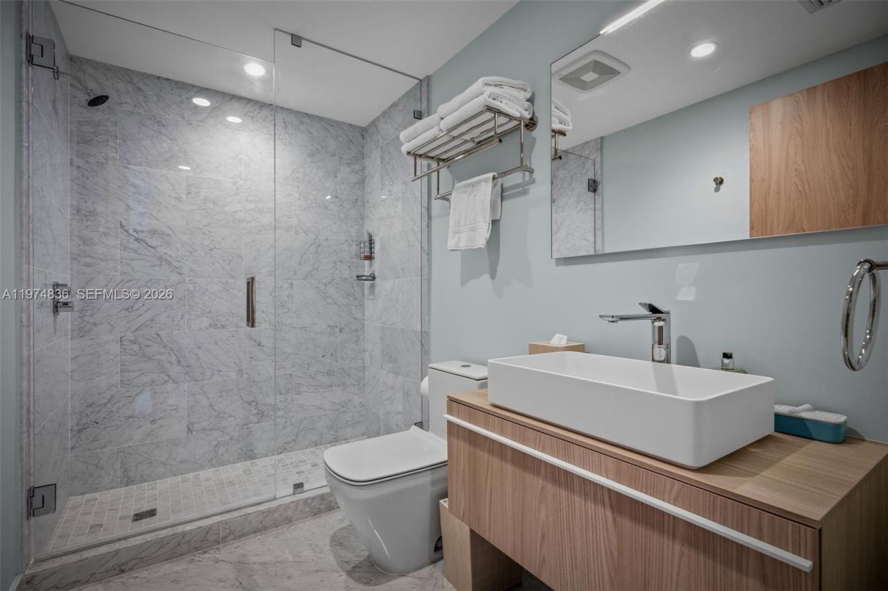 1135 103rd St, Unit 506, Bay Harbor Islands, FL 33154 Photo