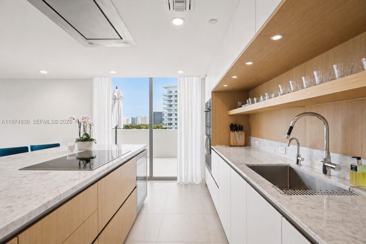 1135 103rd St, Unit 506, Bay Harbor Islands, FL 33154 Photo