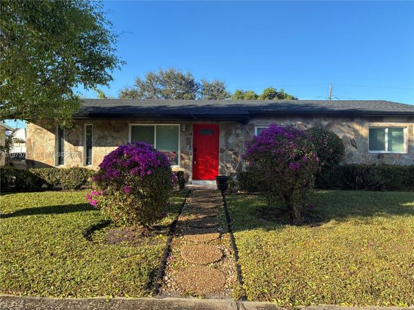 365 NW 4th Ct, Deerfield Beach, FL 33441