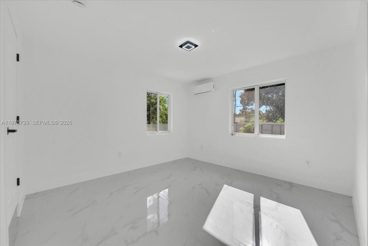 910 NW 133rd St, North Miami, FL 33168 Photo