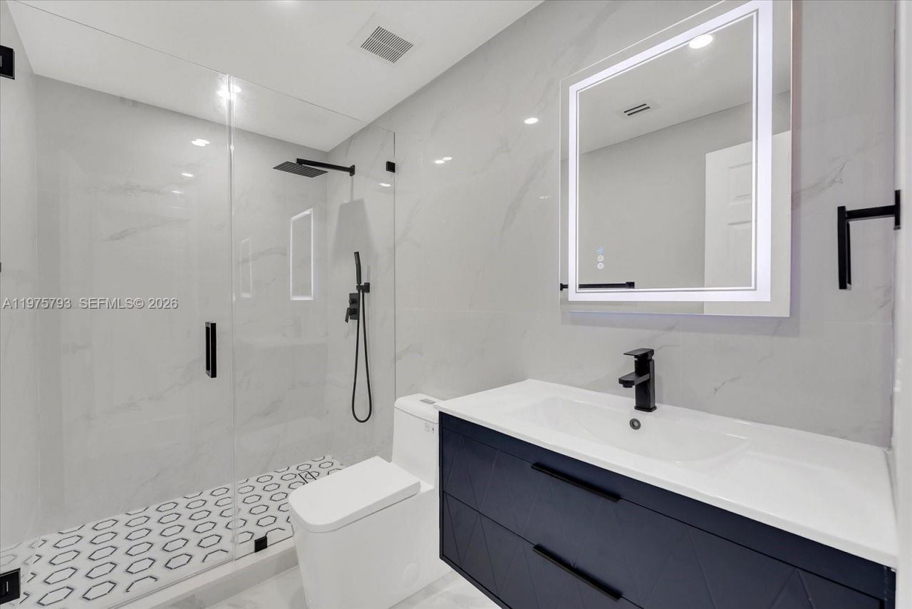 910 NW 133rd St, North Miami, FL 33168 Photo