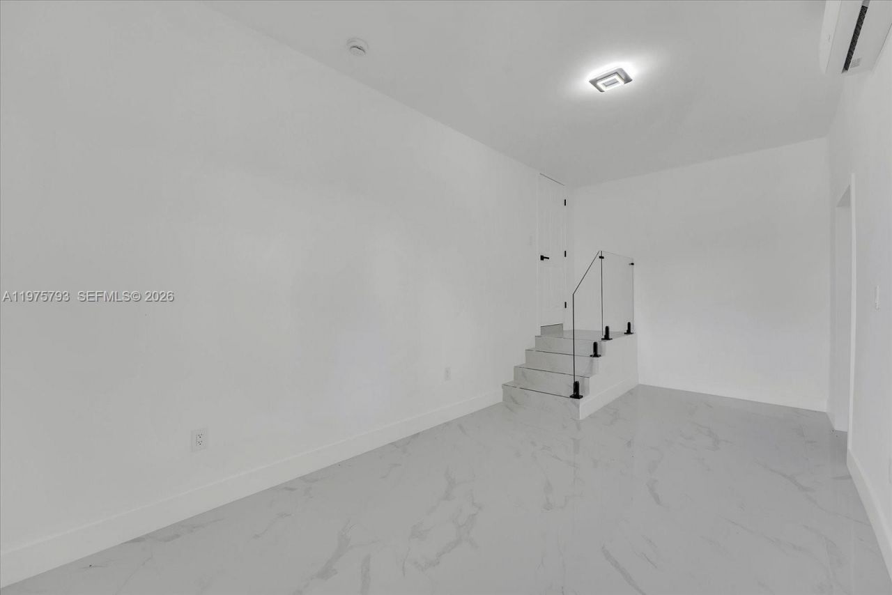 910 NW 133rd St, North Miami, FL 33168 Photo