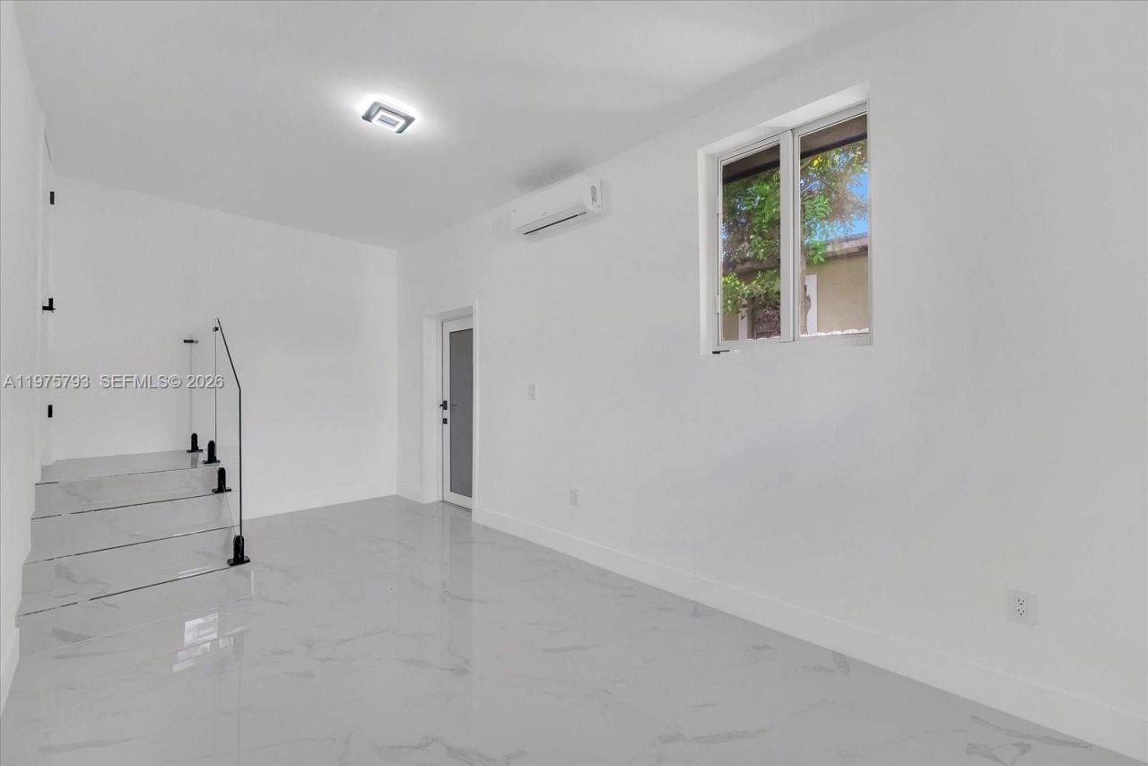 910 NW 133rd St, North Miami, FL 33168 Photo