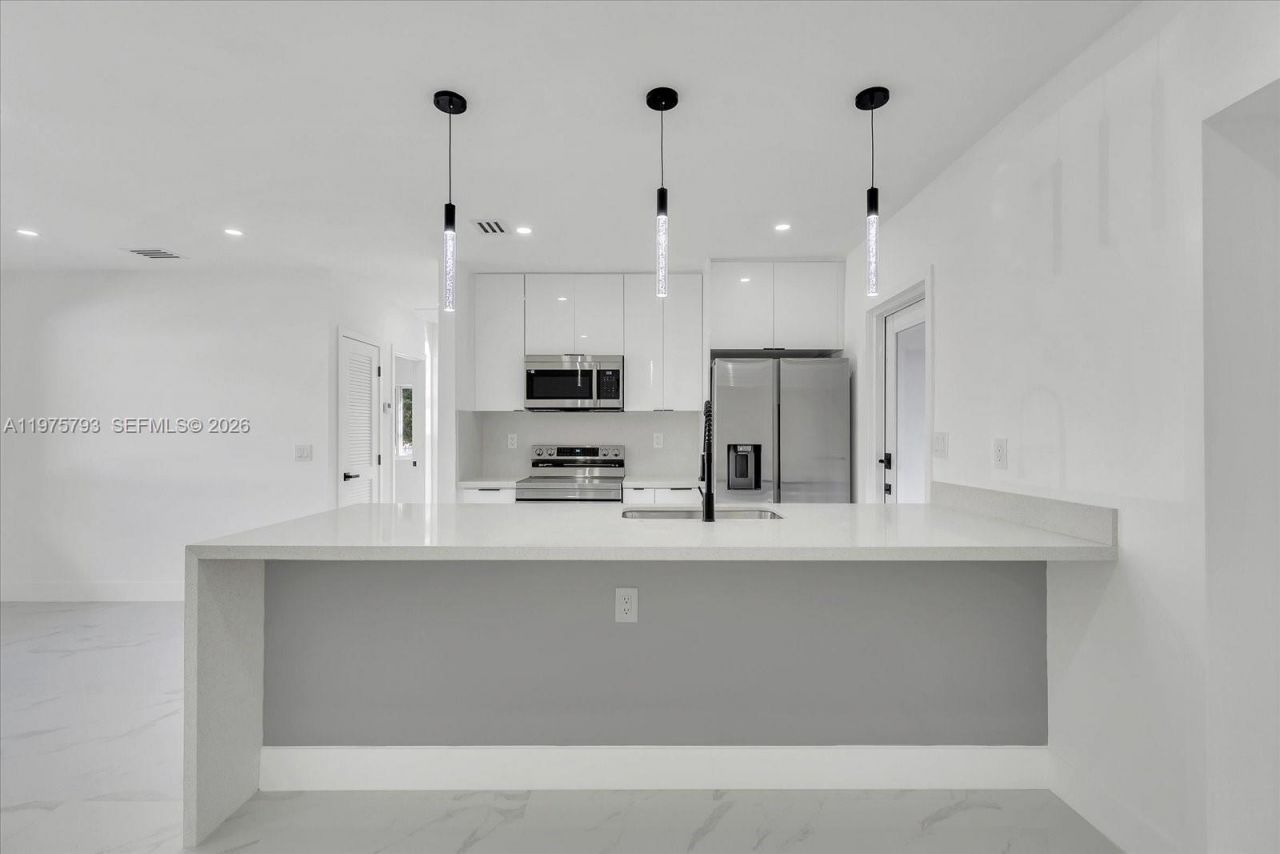 910 NW 133rd St, North Miami, FL 33168 Photo