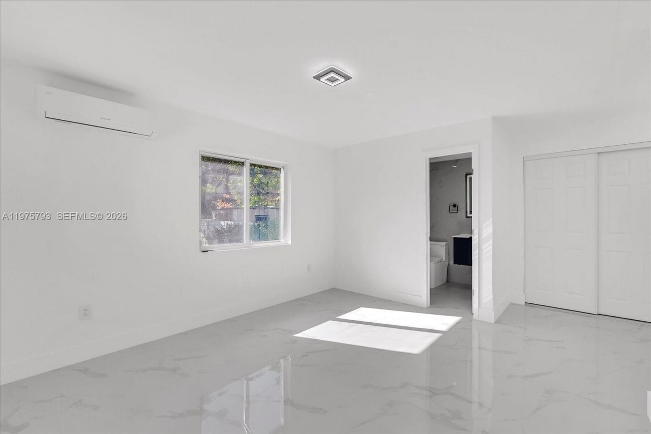 910 NW 133rd St, North Miami, FL 33168 Photo